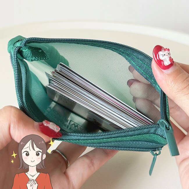 診察券が32枚も入って便利すぎ！3COINSの“ミニ財布になるポーチ”まとめ買いして正解でした！「値段が安くてびっくり」「全部可愛い色」「一目惚れしました」《購入レビュー》