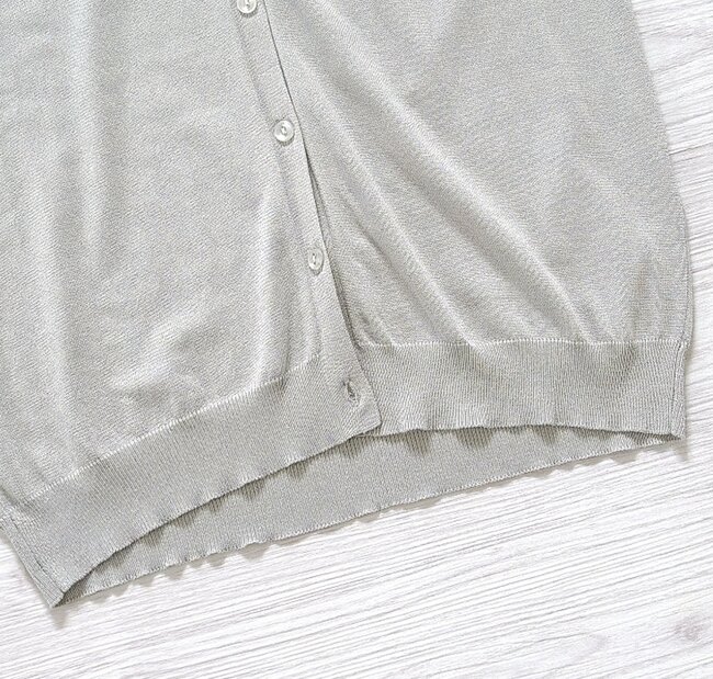 「リピートで2着買いです」ワークマンの“1500円カーディガン”手の甲までUVカットできてありがたい！「肌触りが良く着やすい」「色合いもお気に入り」