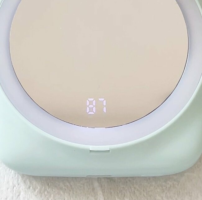 考えた人、天才すぎない?3COINSの“LEDミラーがついたモバイルバッテリー”メイク直しができて便利すぎる!「見た目も可愛い」「すごく良いです」