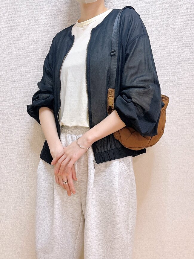 「全色買いました」ユニクロの“1990円ミニバッグ”見た目以上の収納力で大助かり！「求めていたサイズ感」「安価でガシガシ使える」