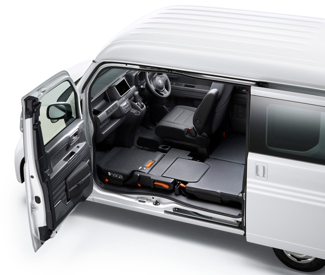 N-VANの助手席側スライドドアを開けると「縁側」が出現