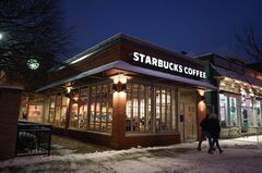 スタバ、福利厚生を拡充　労組加入者は適用外