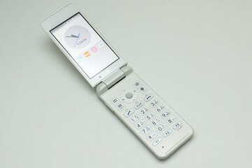 月2980円で通話し放題＆月1GB　auのケータイ向けシンプル料金プランに加入した
