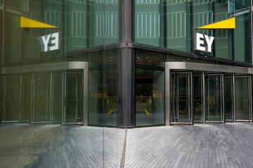 会計大手EYの分割計画、当面は復活の見込みなし
