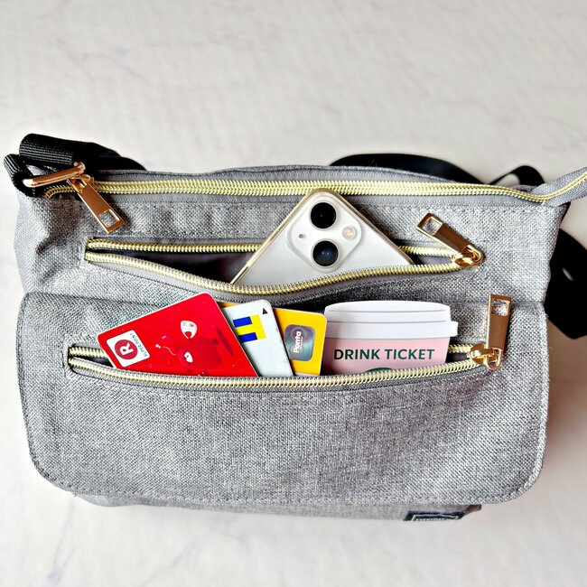 もうポーチいらないかも…!しまむらの「ポケットいっぱいバッグ」収納力が異次元すぎる!お財布がわりにも使えて便利!