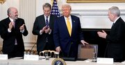トランプ氏の経済発言の揺らぎ、側近も困惑