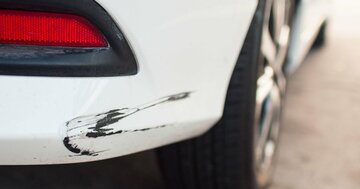 駐車場で「クルマをこする人」「こすらない人」の決定的な違い、油断していたら「ガリッ」