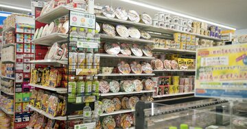 「お金のたまらないアラサー」がコンビニで無意識に繰り返しているNG習慣とは？