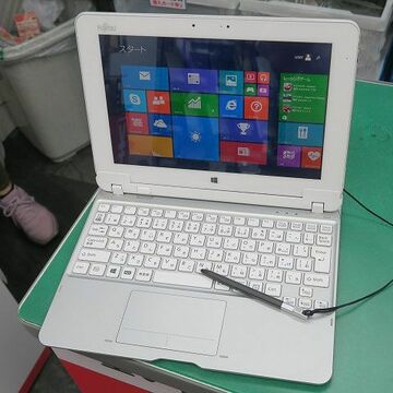 ワコム製デジタイザ搭載の富士通製2in1 Windowsタブが1万2800円！