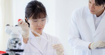 武田薬品・アステラス・中外、製薬会社3社「採用大学」ランキング2025!3社すべてでトップに立った大学は?
