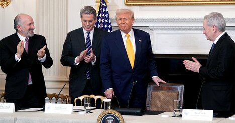 トランプ氏の経済発言の揺らぎ、側近も困惑