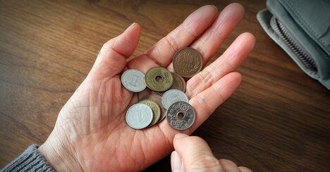 そりゃ生活が楽にならないワケだ…日本の労働生産性は右肩上がり、それでも暮らしが豊かにならないのは当然だった【データで解説】