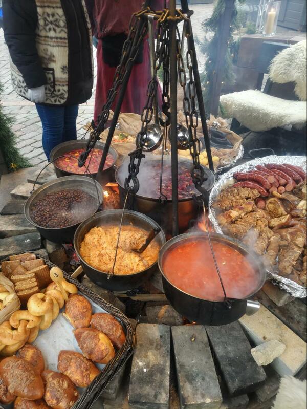 魔女の料理みたい。全部美味しそう（提供＝筆者）

