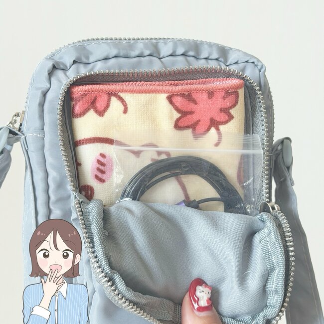 コンパクトなのに収納力すっご…！3COINSの「ポケットたくさんショルダーバッグ」撥水だから雨の日も使いやすい！《購入レビュー》