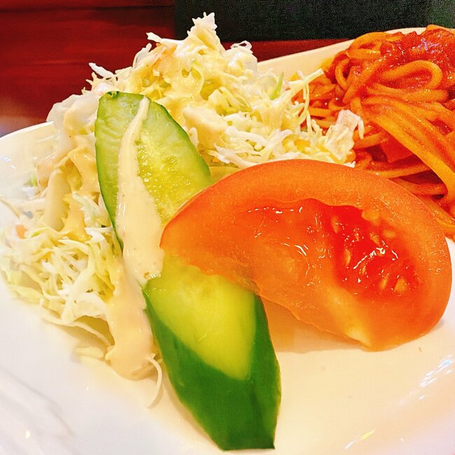 「毎週通いたいくらい…」コメダ珈琲の“喫茶店の王道メニュー”パンとサラダがついてて満足感スゴい！「間違いなく美味しい」「絶対リピートします」