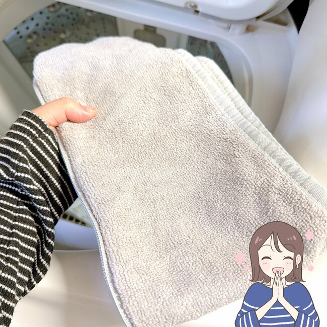 雨の日のストレスが解消…！カインズの「手ぶらで持てる傘カバー」が画期的すぎる！長傘がもうジャマになりません！