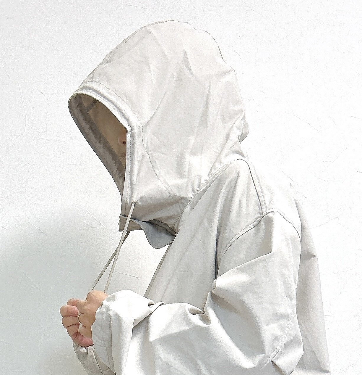 マフラーなしでも暖かい！ユニクロの“風を通しにくいアウター”楽ちんすぎて手放せない！「シルエットがめちゃくちゃ可愛い」「急な雨にも大丈夫」