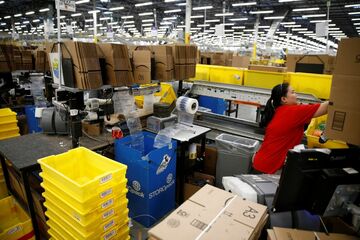 アマゾンやマクドナルド、賃上げで雇用拡大の動き
