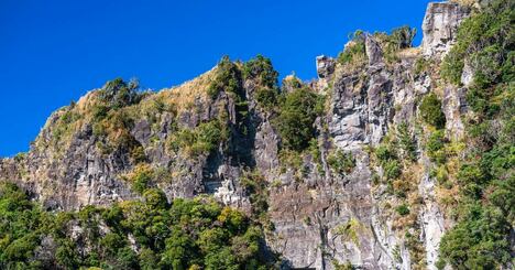 UFOの残骸か？ヤマトタケルの遺物か？千葉県・鋸山の麓に祀られる「謎の円盤」