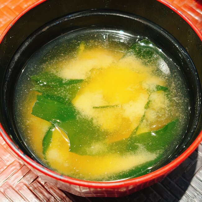 「ご飯進むやつ」「満足感がすごい」大戸屋の“てんこ盛りメニュー”ボリューム凄くてお腹いっぱい!「全メニューにぶっかけて欲しいくらいソースが旨い」