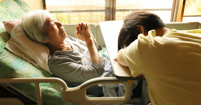親を看取った姉と、何もしなかった妹――それでも遺産は平等でいいのか?