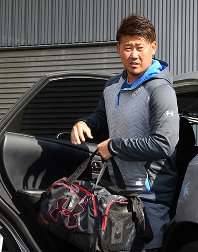 中日の入団テストのためナゴヤ球場に到着した松坂大輔
