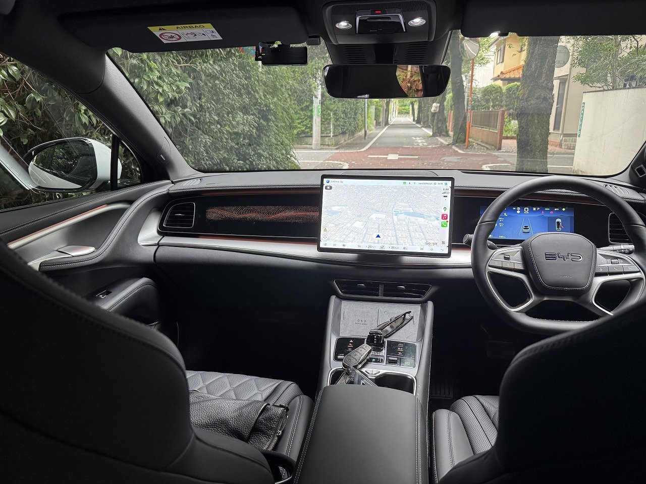 BYD シーライオン7で街中を走る