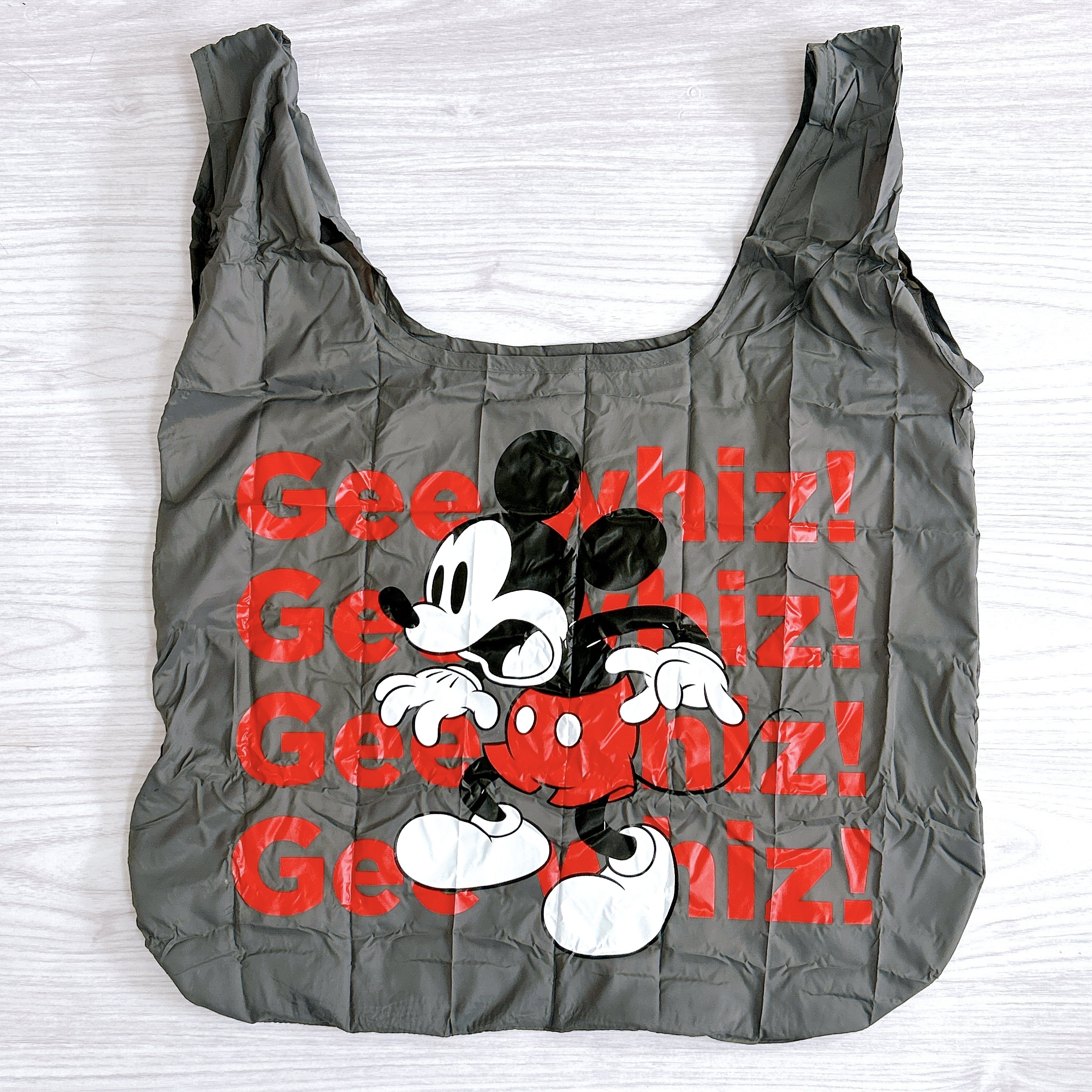 「全部欲しいです」ダイソー姉妹店×ディズニーの“畳まなくていいエコバッグ”レトロかわいいミッキーがたまらん…！「大人も持ち歩きやすい」「日常使いしやすそう」