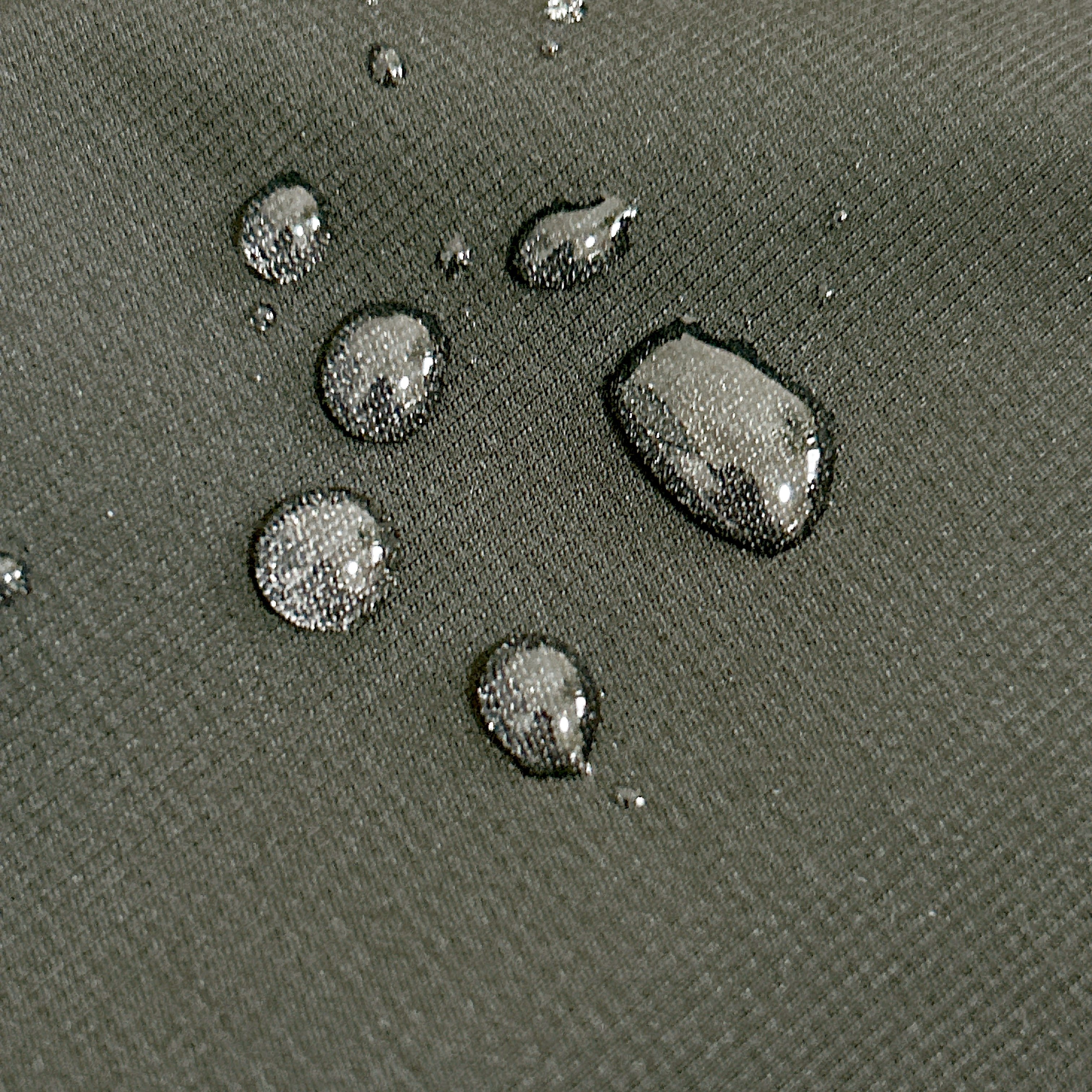 ワークマン、待ってました…!ロング丈の“不審者パーカー”全身がっつりUV対策できちゃうよ!「この丈の長さが欲しかった!」「安いのに優秀で買い足した」