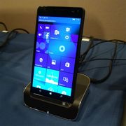 Windows 10 Mobileは撤退？ Microsoftのモバイル戦略とAndroidを使うビル・ゲイツ