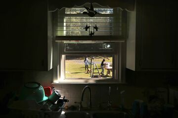 コロナで引退した高齢者、復帰を要する米経済
