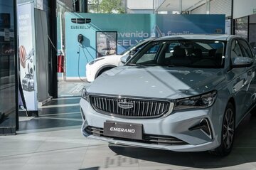 米国が禁止したい中国ハイテクカー、米都市を疾走