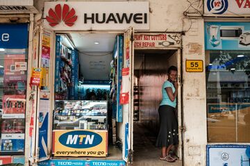 ファーウェイ社員、アフリカで国内スパイ支援