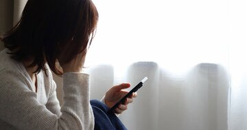 AIは孤立する若者たちのカウンセラーになり得るか？一見、思いやりに満ちた共感に要注意