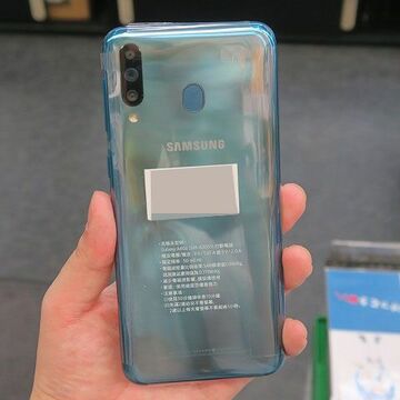 3眼カメラや狭額縁画面搭載で2万円台の「Galaxy A40s」に新色追加
