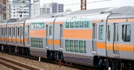 JR中央線が「当面は無料」のグリーン車導入、本格開始で「新たな問題」の可能性も