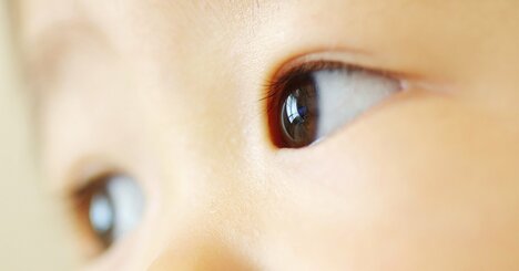 「子どもの近視」は失明リスクも…世界で導入が進む「原始的な予防法」、驚きの効果とは