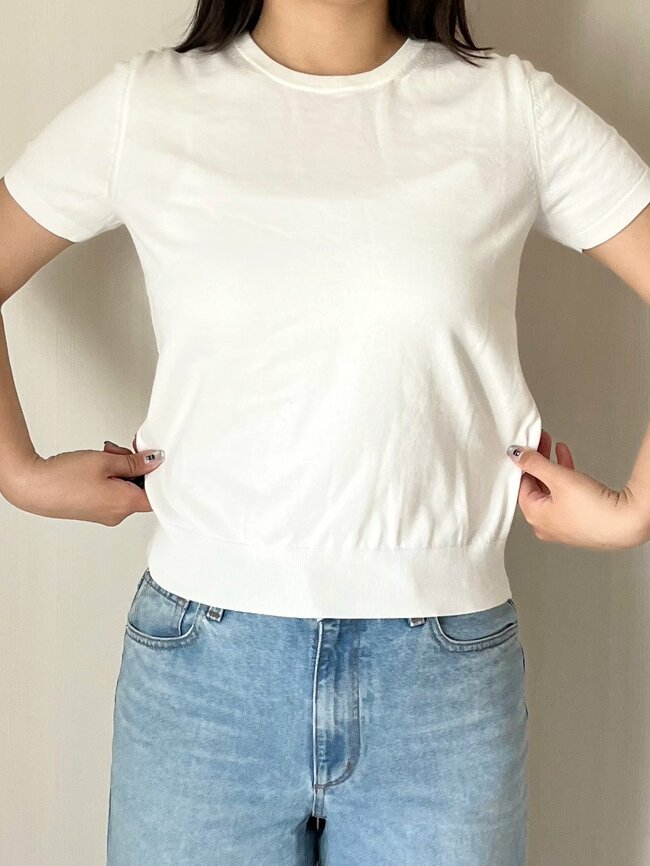 「購入して正解でした」「色違いで2枚購入」レビュー800件超え!ユニクロの“1990円トップス”ガンガン着回せてコスパいい!「追加で他の色も買おうと思います」