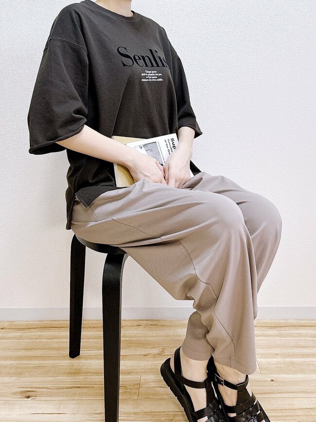 【無印良品】「猛暑日でもサラサラ」2990円の“楽ちんワイドパンツ”毎日はきたくなる心地良さ!「想像以上の快適さ」「シルエットもカッコよい」《購入レビュー》