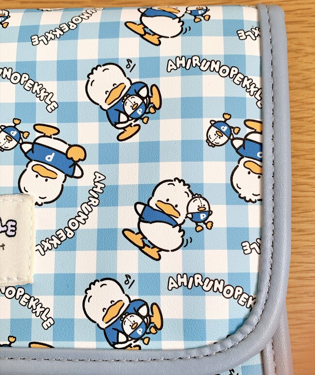 【しまむら】お薬手帳と診察券45枚がスッポリ！1089円の「ポケットたくさんケース」昭和レトロなデザインがたまらない！《購入レビュー》