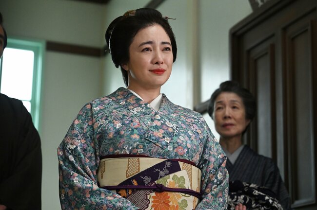 「お金くれたら、仕事を教えるよ」先輩のイビリ→朝ドラヒロインが気づいた“悲しい格差”〈風、薫る第42回〉