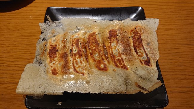 餃子 羽根 つき