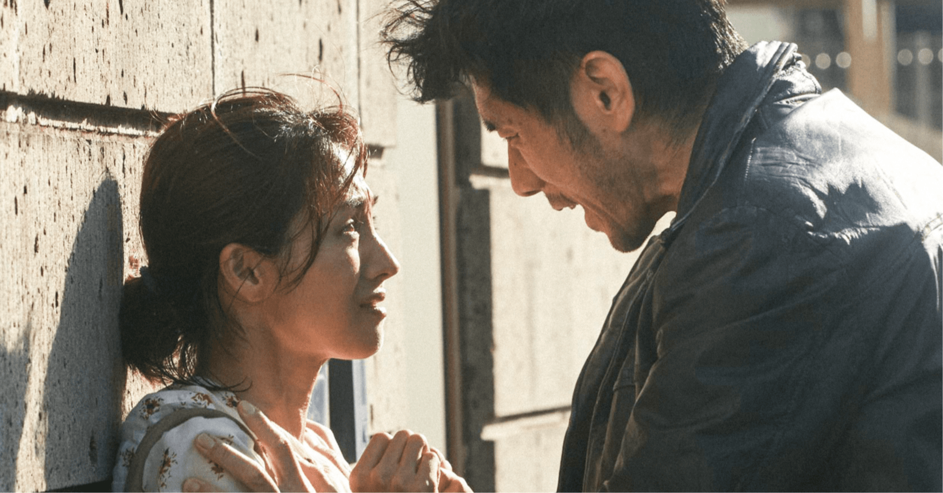 映画『時には懺悔を』に出演する満島ひかりさん（左）と西島秀俊さん（右）