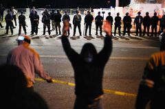 オバマ前政権の警察改革案に再び脚光、実現には高いハードルも