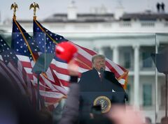 米国の根幹を揺るがした24時間、議事堂騒乱