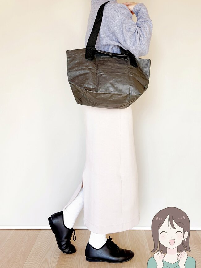 「汚れても大丈夫で、めっちゃ軽い！」ローソンでしか買えない“無印良品のたためるバッグ”が優秀すぎる！「2件目でゲット」「大きさちょうどいい」