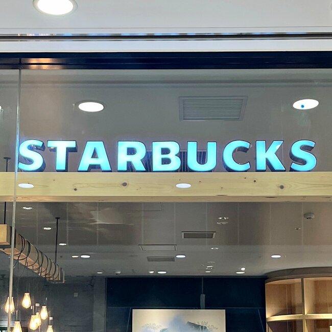 「あさイチでゲット」「買えてハッピー」スターバックスの“幻想的なカップ”可愛すぎて全色ほしくなる！「夏らしくていい」「めっちゃ可愛い」《購入レビュー》
