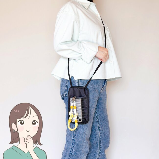 もう普通の財布に戻れないかも…！ダイソーの「手ぶらで持てる財布」カード15枚とスマホが入って天才すぎる！