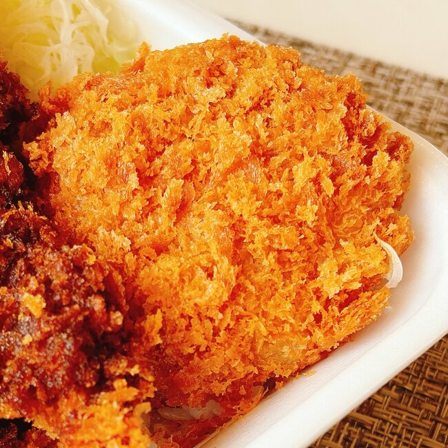 1人前とは思えないボリューム！かつやの“豪快すぎる限定メニュー”お腹パンパンになって苦しい！「かなり腹が膨れる」「連日通いまーっス！」《実食レビュー》