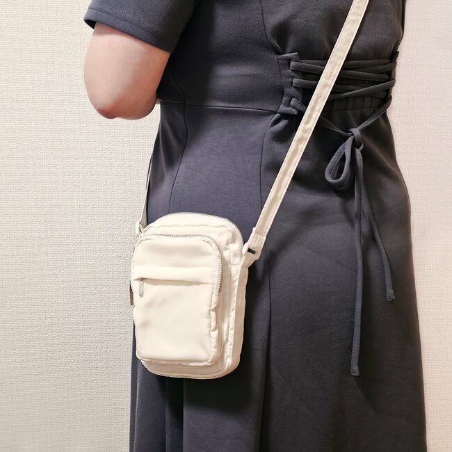 「毎年、購入しています」「めっちゃ使いやすい」3COINSの“ポケットたくさんショルダー”が天才すぎる！「色違いも欲しいくらいお気に入り」【購入レビュー】